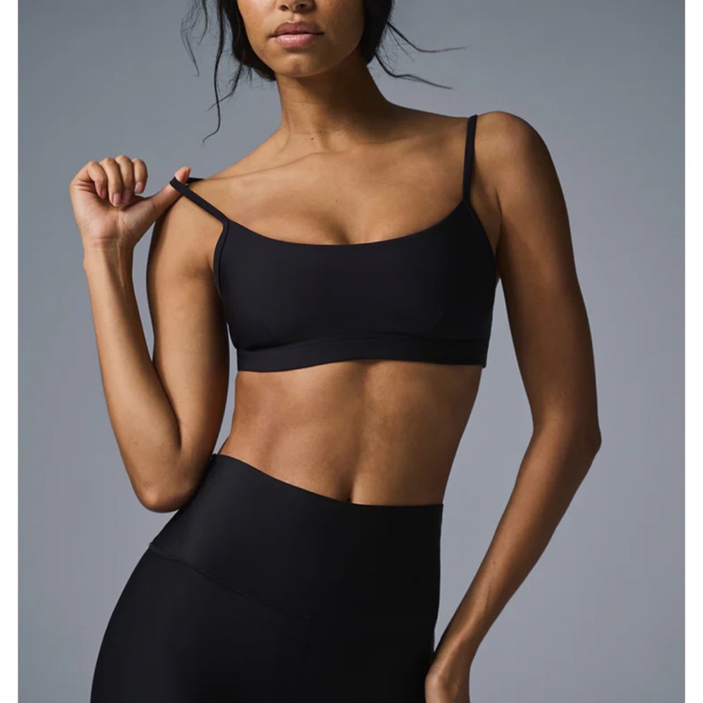Alo airlift intrigue bra black